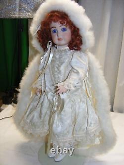 Poupée de porcelaine Vintage 22 Marie Osmond 1991 Manteau de fourrure