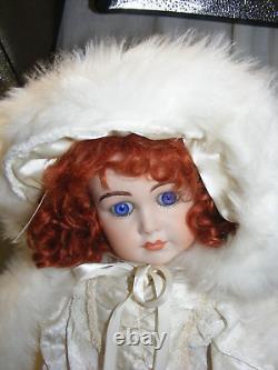 Poupée de porcelaine Vintage 22 Marie Osmond 1991 Manteau de fourrure