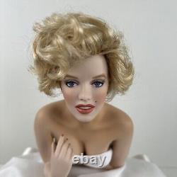 Poupée de portrait en porcelaine assise de Marilyn Monroe de Franklin Mint vintage