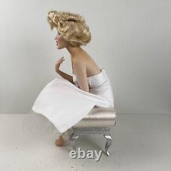 Poupée de portrait en porcelaine assise de Marilyn Monroe de Franklin Mint vintage
