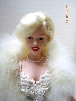 Poupée du monde en porcelaine MARILYN MONROE vintage des années 1980 16,5 w / robe à sequins et boîte