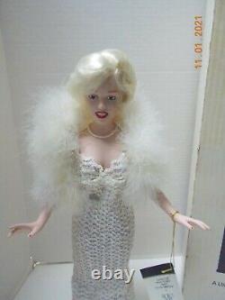 Poupée du monde en porcelaine MARILYN MONROE vintage des années 1980 16,5 w / robe à sequins et boîte