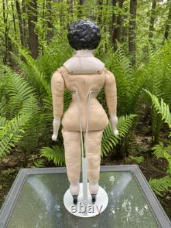 Poupée en porcelaine 21 têtes épaules en fine china bras et jambes cheveux noirs allemands