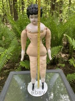 Poupée en porcelaine 21 têtes épaules en fine china bras et jambes cheveux noirs allemands