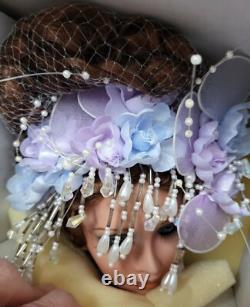 Poupée en porcelaine Arielle Vintage 1999 par Rustie avec certificat et support