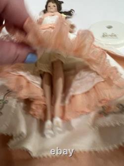 Poupée en porcelaine Barbie Orange Pekoe par Mattel - Vintage 1999 NEUF 25507