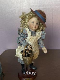 Poupée en porcelaine Hilary 14 (36 cm) par The Ashton-Drake Galleries, Vintage Limité