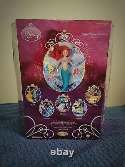 Poupée en porcelaine La Petite Sirène Ariel de Disney avec souvenirs du film, style vintage, clé en laiton, NIB.