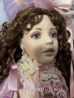 Poupée en porcelaine Rustie Angela&Agnus LE42/400, 27 po, 2002 par Mary Benner