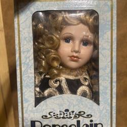 Poupée en porcelaine Unique Cache Junction, fabriquée à la main, cheveux blonds, yeux bleus