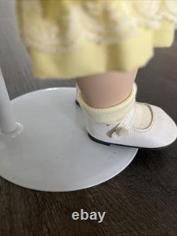 Poupée en porcelaine Vintage 1968 Morton Salt Umbrella Girl avec boîte, certificat et support