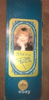 Poupée en porcelaine Vintage Angelique de Rustie, en parfait état en 1999