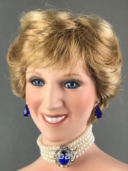 Poupée en porcelaine Vintage Ashton-Drake Blue Diana Princesse de Galles NIB #96001