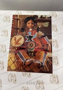 Poupée en porcelaine Vintage NIB Heritage Signature Collection 12327 Soaring Eagle