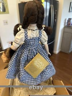Poupée en porcelaine Vtg. Franklin Heirloom Dorthy et Toto avec support, boîte d'origine