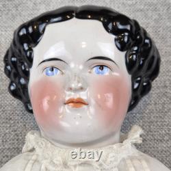 Poupée en porcelaine allemande antique 1850-1880 avec mains en cuir, chariot couvert, sans marque