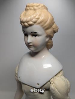 Poupée en porcelaine allemande antique (années 1840-1890) coiffure rare, blonde moulée