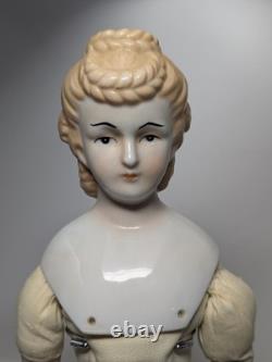 Poupée en porcelaine allemande antique (années 1840-1890) coiffure rare, blonde moulée