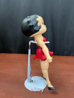 Poupée en porcelaine articulée Betty Boop vintage robe rouge 9