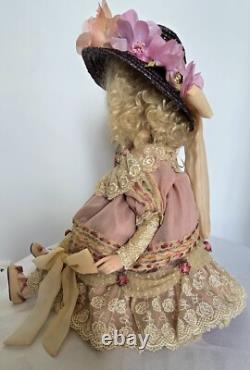 Poupée en porcelaine bisque française Mundia JULIE vintage rare et collectible de 1997, état neuf