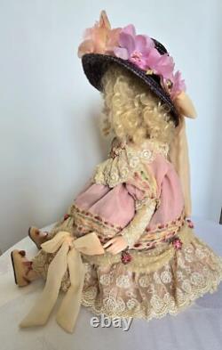 Poupée en porcelaine bisque française Mundia JULIE vintage rare et collectible de 1997, état neuf