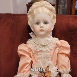Poupée en porcelaine bisque parienne émérite victorienne vintage de 28 pouces