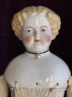 Poupée en porcelaine blonde petite de 11,5 pouces, tête de shoulder allemande antique