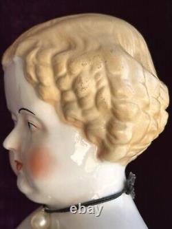 Poupée en porcelaine blonde petite de 11,5 pouces, tête de shoulder allemande antique