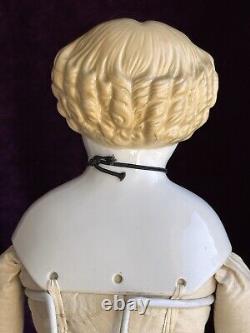 Poupée en porcelaine blonde petite de 11,5 pouces, tête de shoulder allemande antique