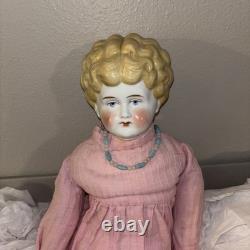 Poupée en porcelaine blonde tête en Chine Helen Antique 25 Hertwig avec corps commercial 1900