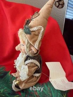 Poupée en porcelaine de 10 pouces, Certificat de Garantie, Fait Main en Italie, Édition Limitée Elf