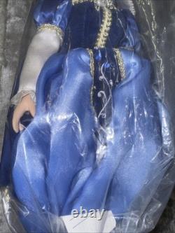 Poupée en porcelaine de Blanche-Neige vintage en parfait état, bleue, très rare