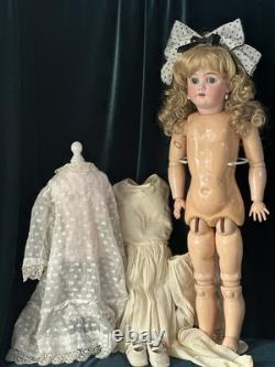 Poupée en porcelaine de collection allemande Simon Halbig Heinrich Handwerck, tête en biscuit, 28 pouces