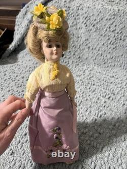 Poupée en porcelaine de style Gibson Girl vintage, mode victorienne faite à la main, reproduction