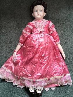 Poupée en porcelaine de style allemand vintage tête en Chine extra grande 32 pouces