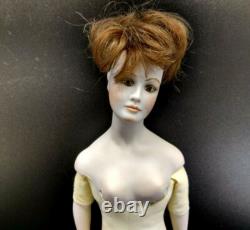 Poupée en porcelaine déshabillée Rose Petit Portrait 1982