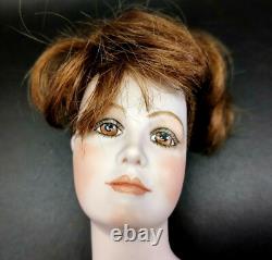 Poupée en porcelaine déshabillée Rose Petit Portrait 1982