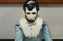 Poupée en porcelaine et tissu Abraham Lincoln signée Geri Milano 1977 vintage