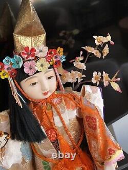 Poupée en porcelaine geisha japonaise dansante vintage en kimono soyeux 21,5