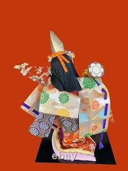 Poupée en porcelaine geisha japonaise dansante vintage en kimono soyeux 21,5