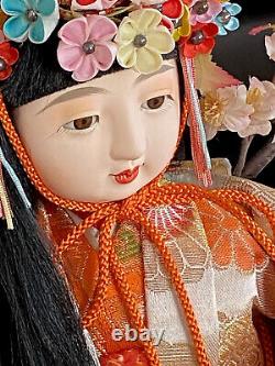 Poupée en porcelaine geisha japonaise dansante vintage en kimono soyeux 21,5