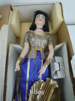Poupée en porcelaine héritage de grande taille Cleopatra 1987 Vintage de la Franklin Mint