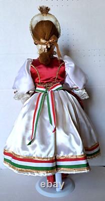 Poupée en porcelaine hongroise de collection, robe authentique faite main, grande, 21, vintage