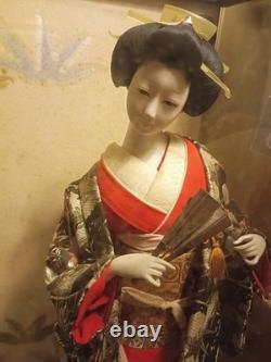 Poupée en porcelaine japonaise geisha faite à la main dans une boîte de présentation Art asiatique vintage