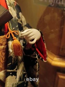 Poupée en porcelaine japonaise geisha faite à la main dans une boîte de présentation Art asiatique vintage
