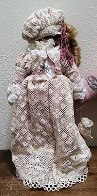 Poupée en porcelaine musicale Schmid vintage 16 des années 1980, neuve, sans boîte