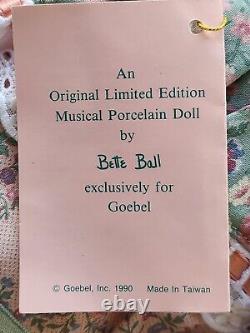 Poupée en porcelaine musicale Vintage Bette Ball 1990 Tina Édition Limitée