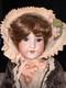 Poup&eacute;e En Porcelaine Style Vintage De 18 Pouces, Robe Victorienne, Bonnet, Yeux Marron
