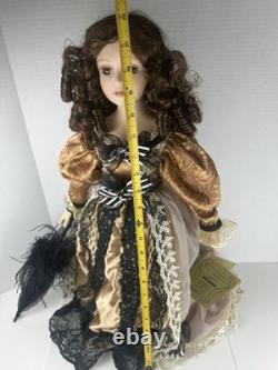 Poupée en porcelaine victorienne Corrine par Seymour Mann