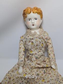 Poupée en porcelaine victorienne antique avec vêtements d'origine